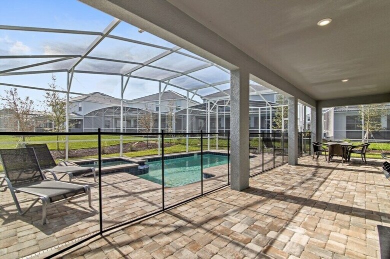 Champions Gate 8830 - Eight Bedroom Pool Home
