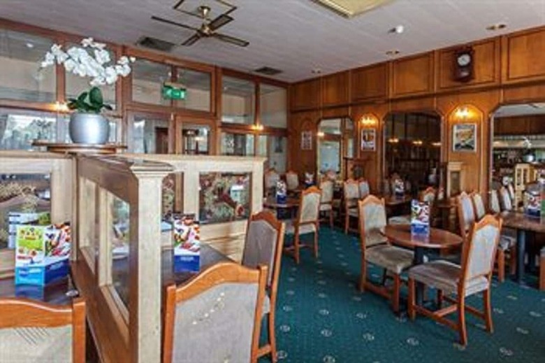 Russ Hill Hotel