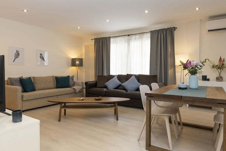 City Center Chic Apartment, Balcony