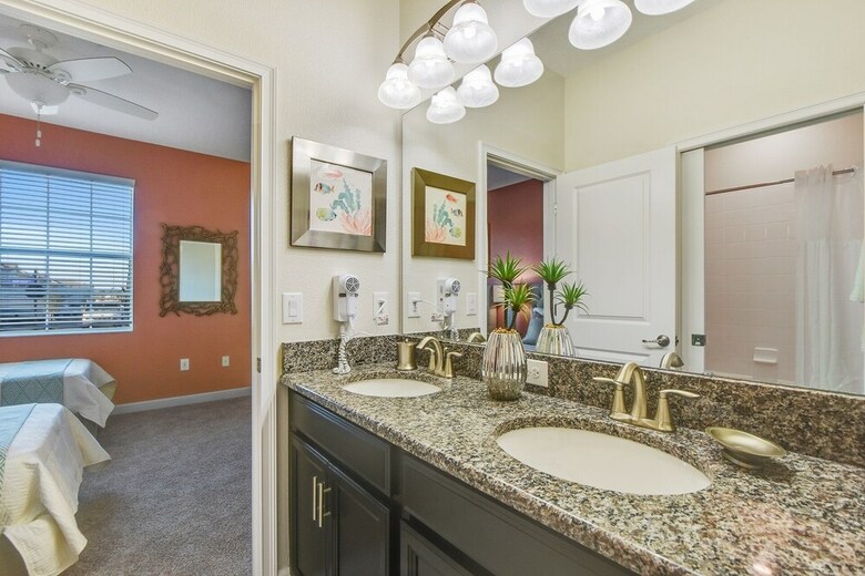 Well Appointed 4-bed Hm W Pool, Gm Rm-1542mvd