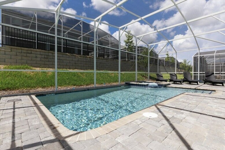 Champions Gate 1598 - Eight Bedroom Pool Home