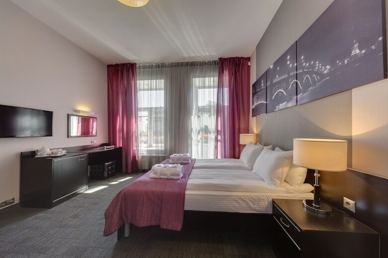 Mary Hotel
