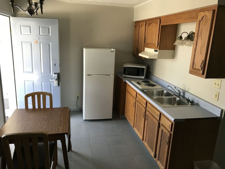 Motel Travelers Inn And Suites