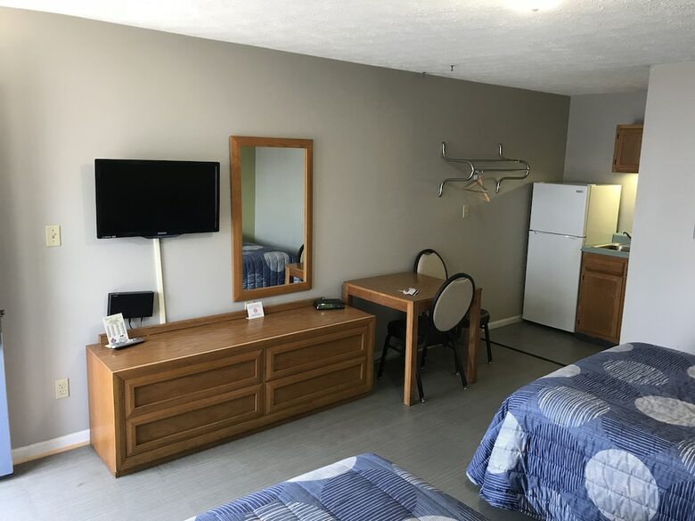 Motel Travelers Inn And Suites