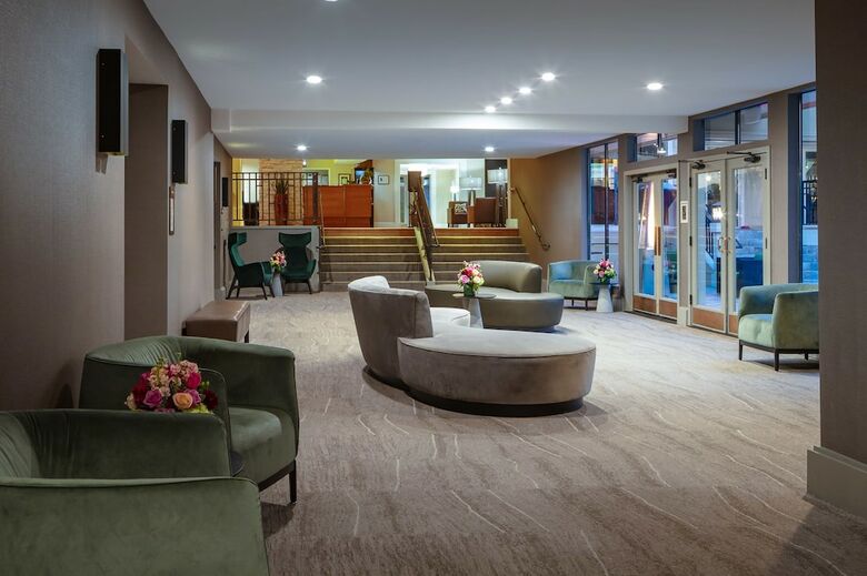 Toll House Hotel