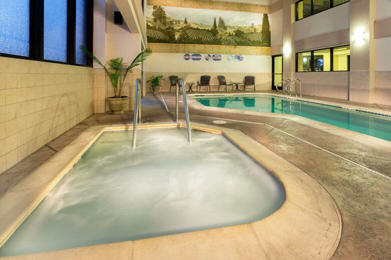 Hotel Hawthorn Suites By Wyndham Napa Valley