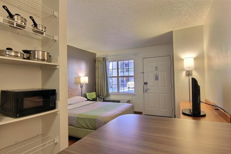 Motel Studio 6 Austin, Tx - Midtown