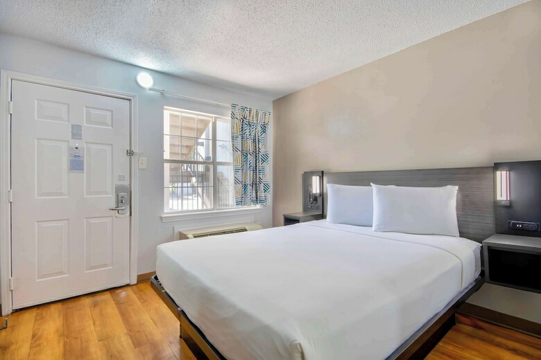 Motel Studio 6 Austin, Tx - Midtown