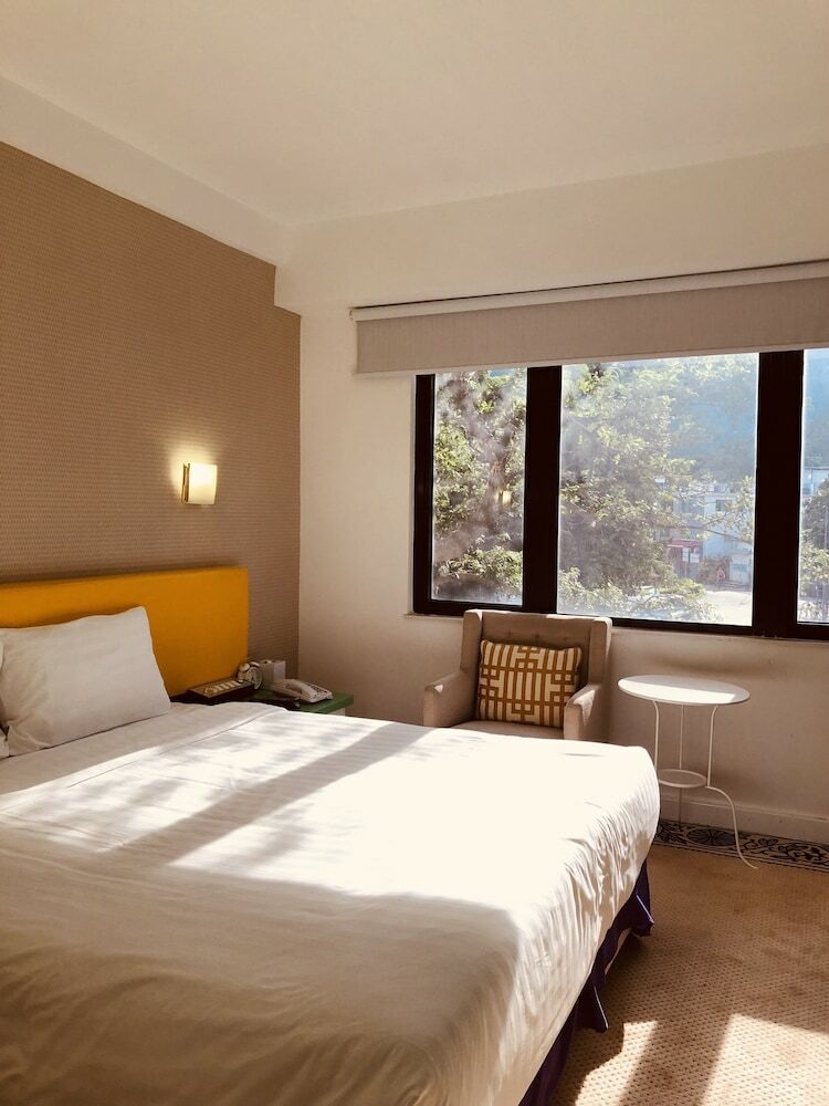 Hotel Silvermine Beach Resort