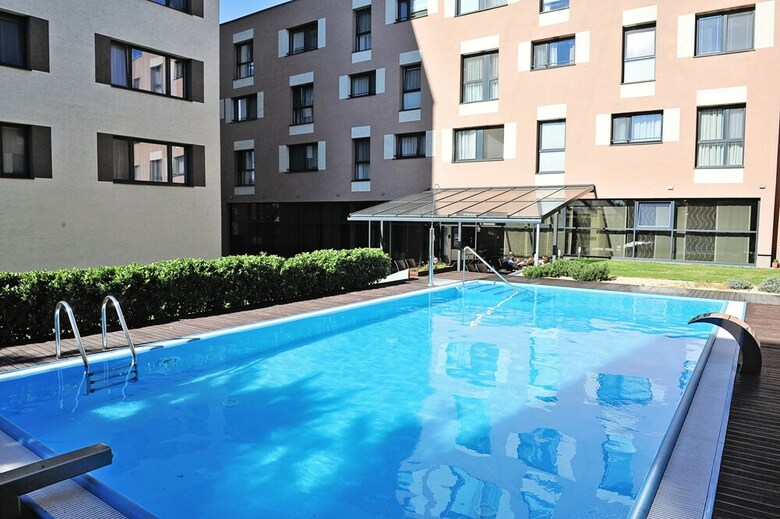 Aparthotel Melrose Apartments 2