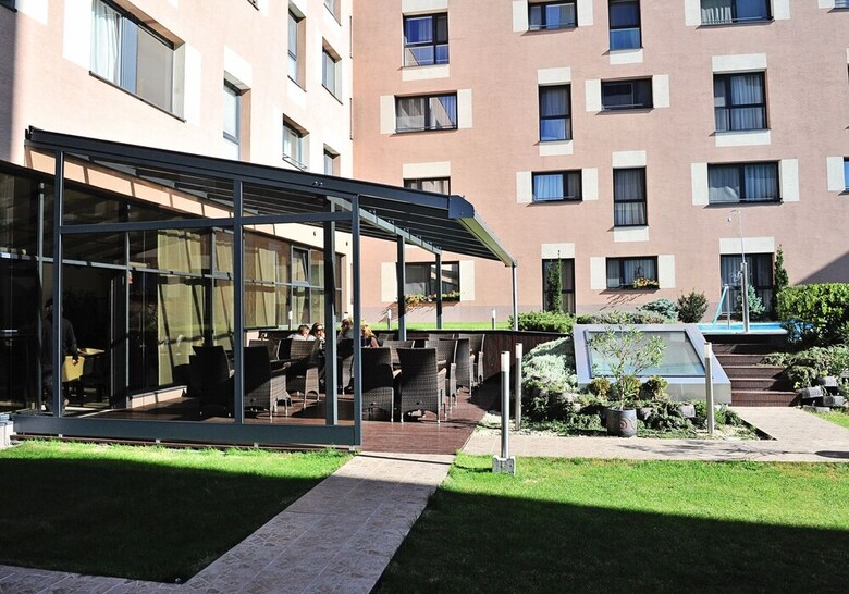 Aparthotel Melrose Apartments 2