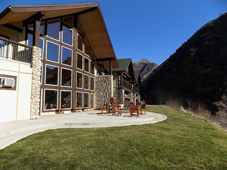Hotel Salmon Rapids Lodge