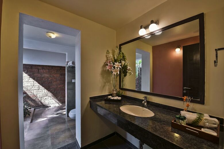 Hotel The Fern Samali Resort