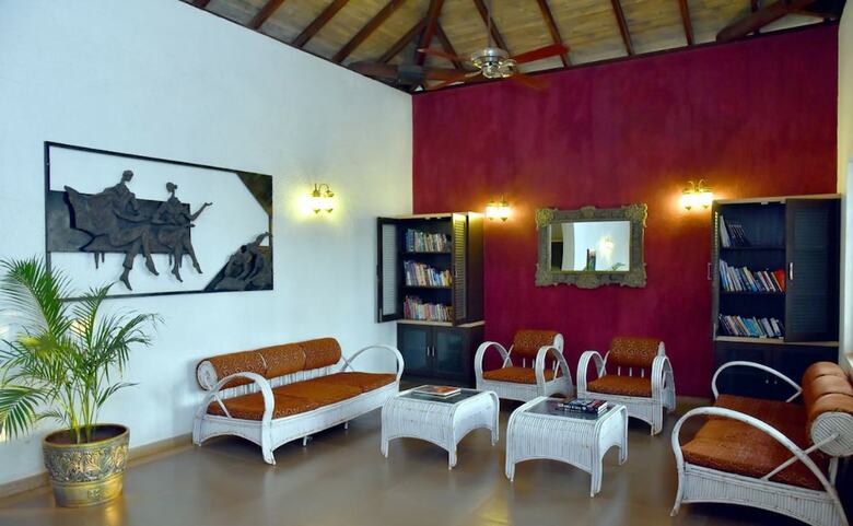 Hotel The Fern Samali Resort