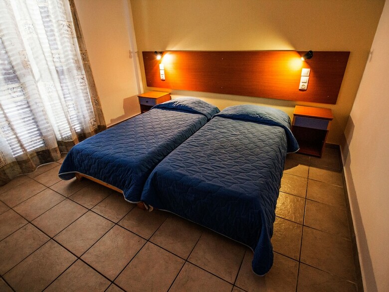 Nireas Studios & Apartments