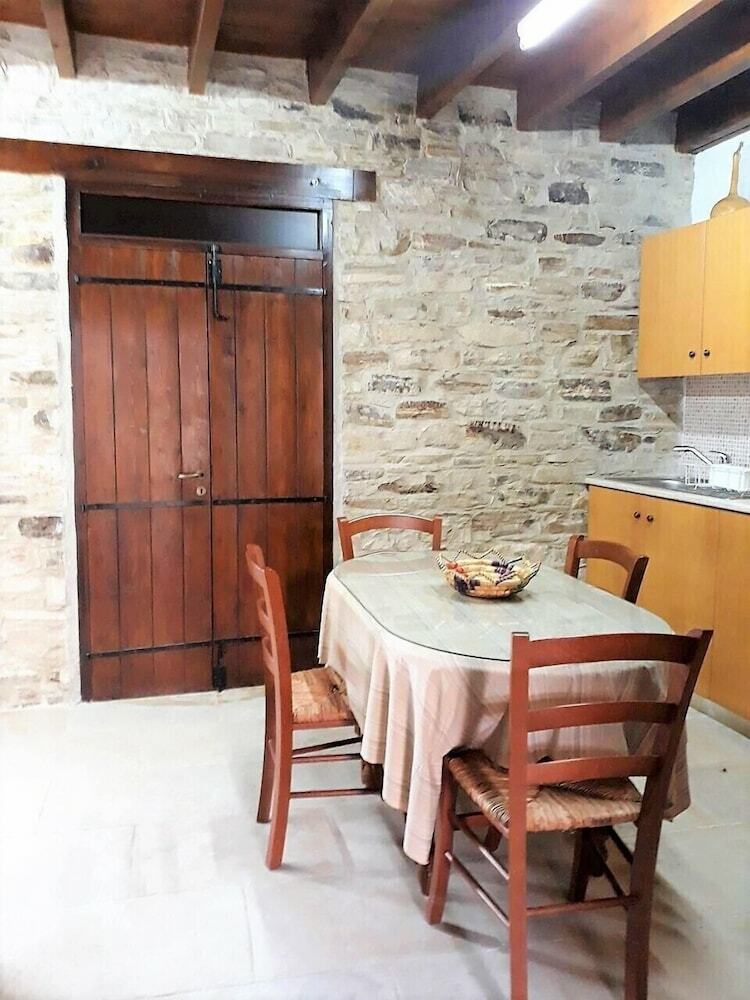 Romios Holiday Apartments
