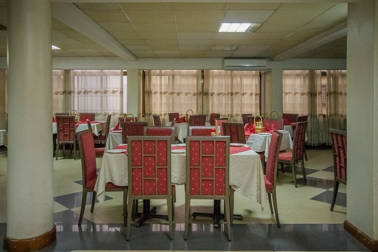 Holiday Express Hotel
