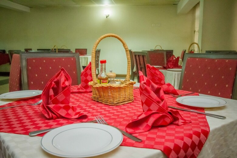 Holiday Express Hotel