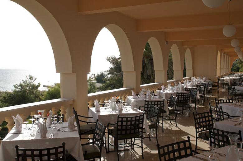 Hotel Louis Grand Glyfada