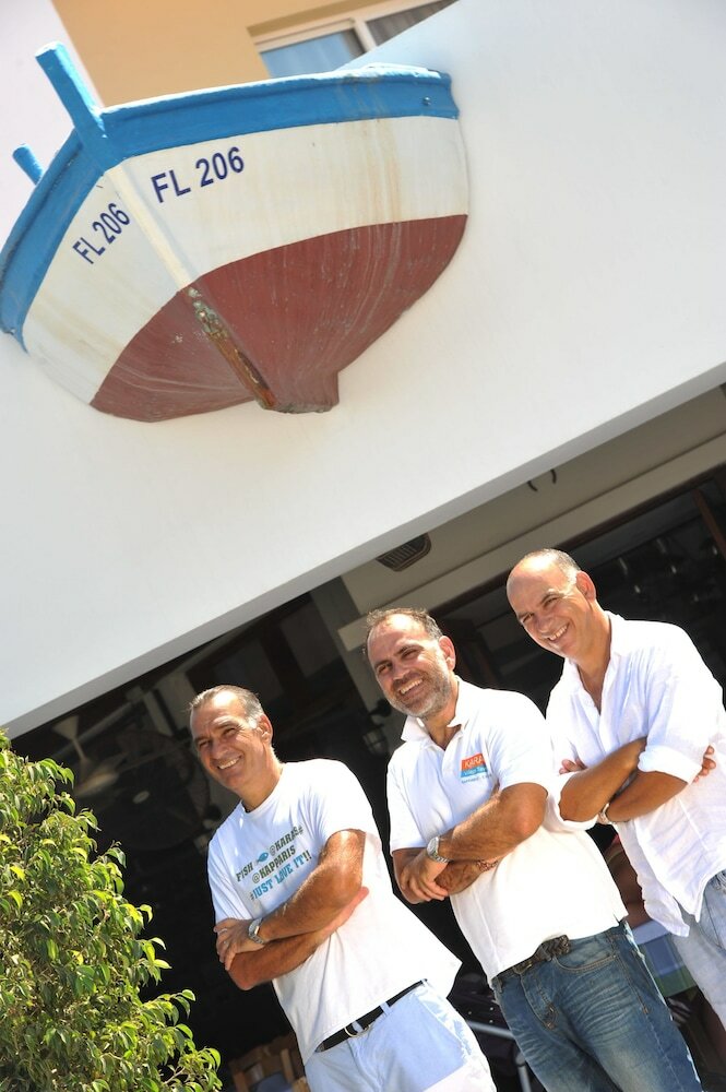 Aparthotel Captain Karas Holiday Apartments