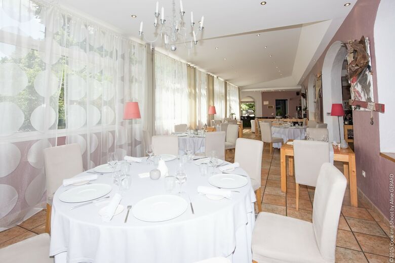 Hotel H�tel La Magnanerie, C�t� Bistro