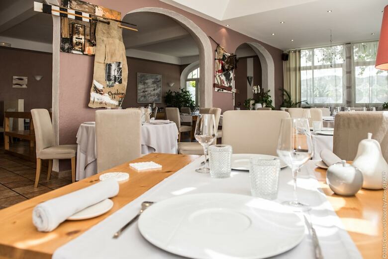 Hotel H�tel La Magnanerie, C�t� Bistro