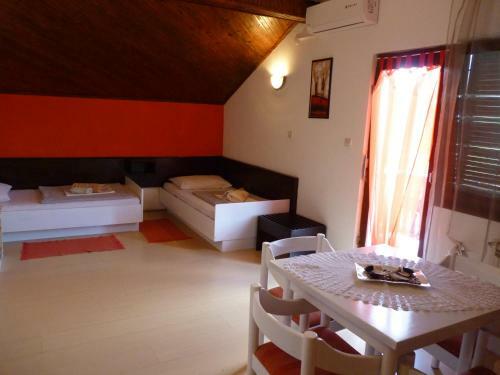 Hostal Rooms Beba