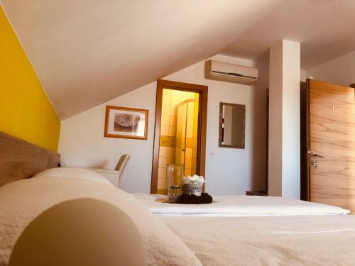 Hostal Rooms Jana