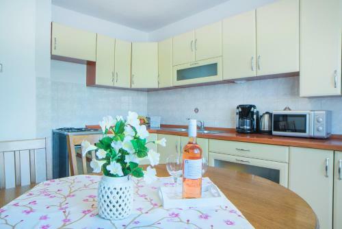 Apartment Ante