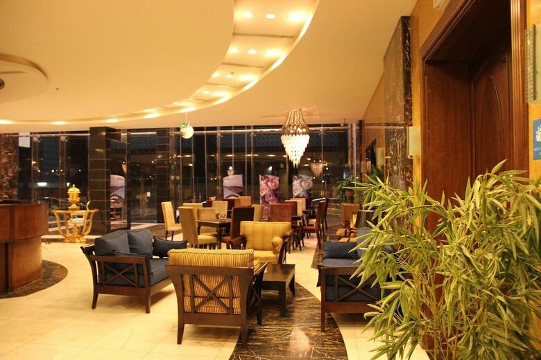 Hotel Awaliv Suites