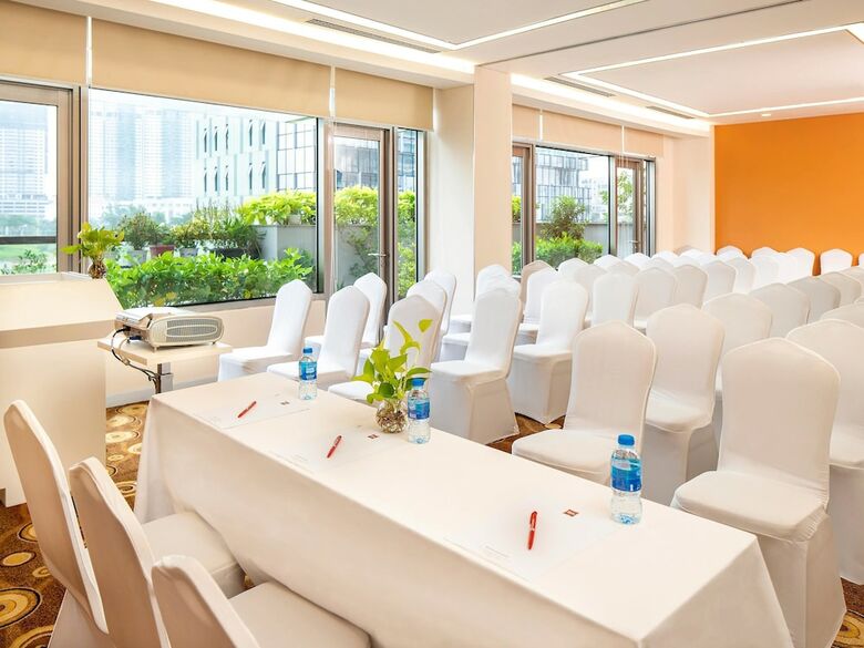 Hotel Ibis Saigon South