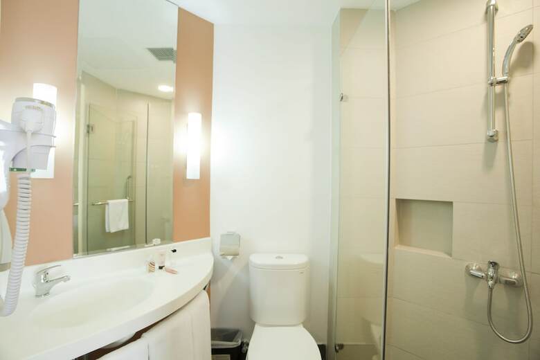 Hotel Ibis Saigon South