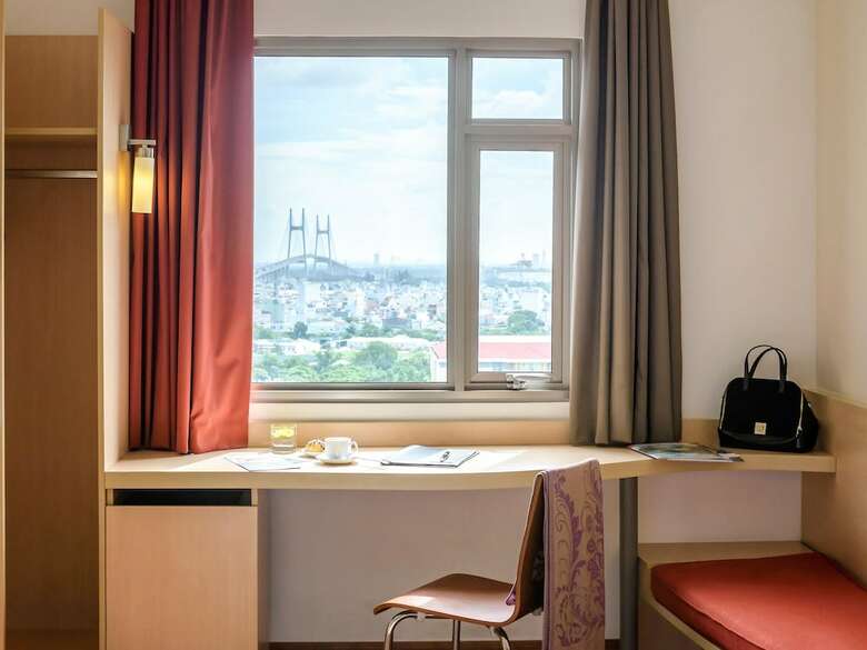 Hotel Ibis Saigon South