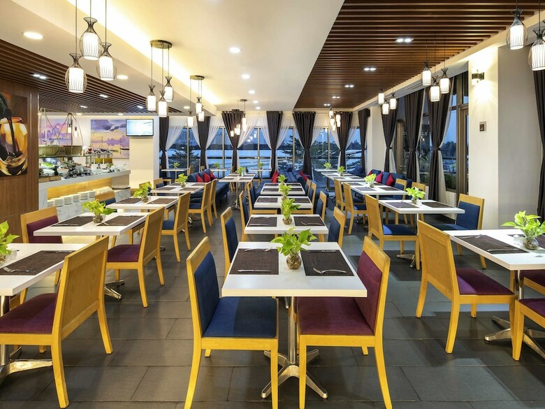 Hotel Ibis Saigon South