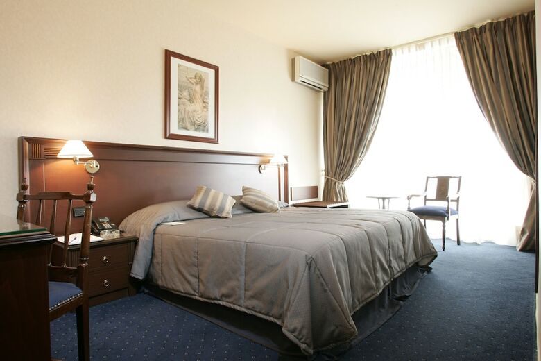 Mayflower Hotel