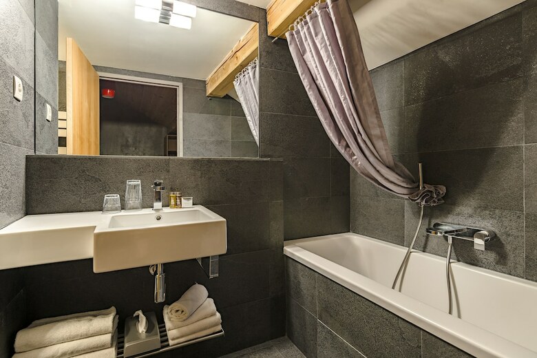 Anova Hotel & Spa