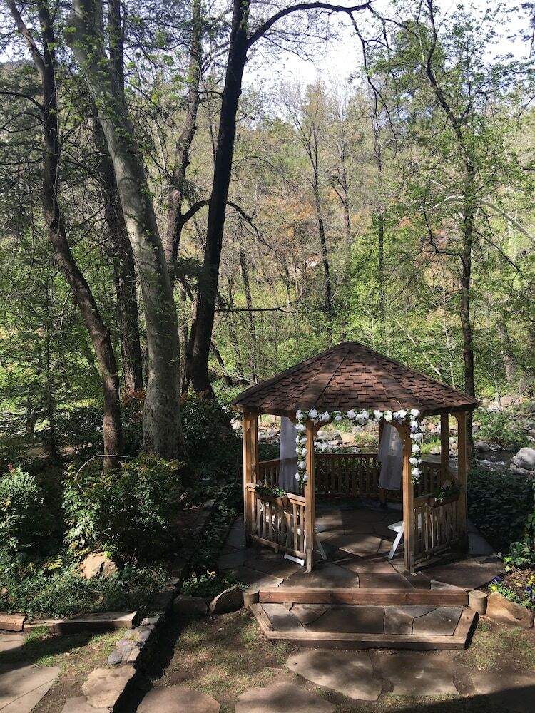 Junipine Resort