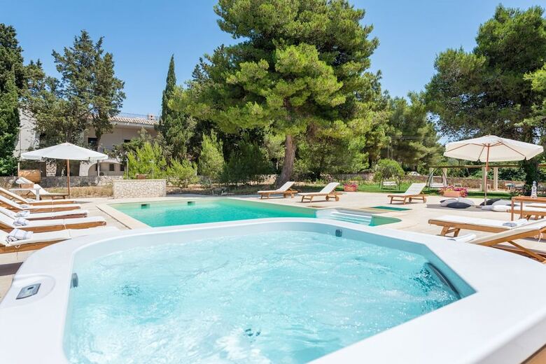 Residencia Cala D'aspide Resort