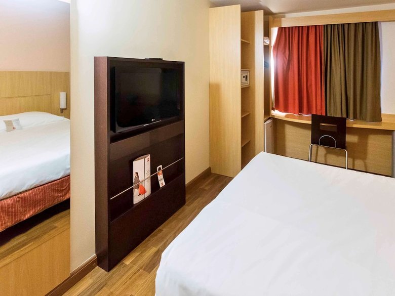 Ibis Copacabana Posto 2 Hotel