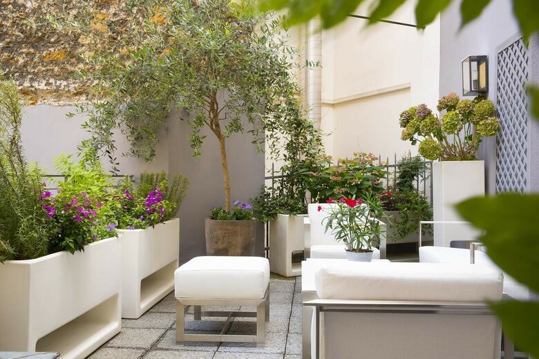 Baume Hotel