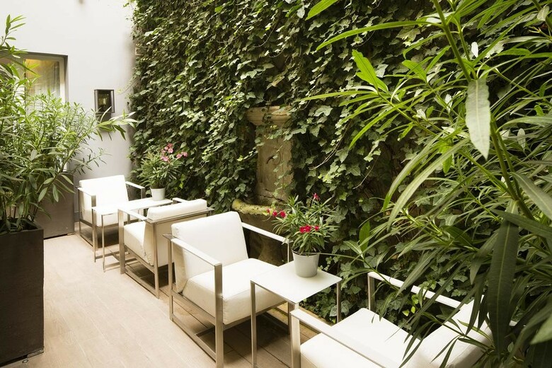 Baume Hotel