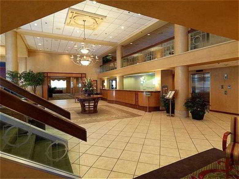 Hotel Holiday Inn Select University Center