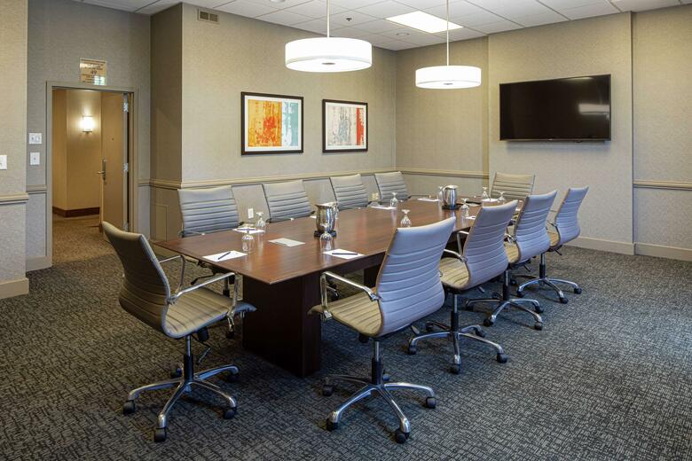 Hotel Doubletree By Hilton Pittsburgh Green Tree