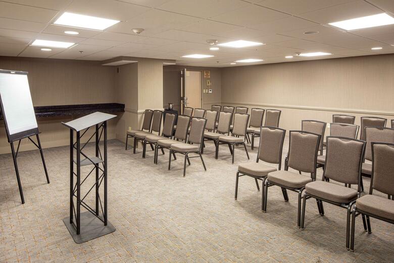 Hotel Doubletree By Hilton Pittsburgh Green Tree
