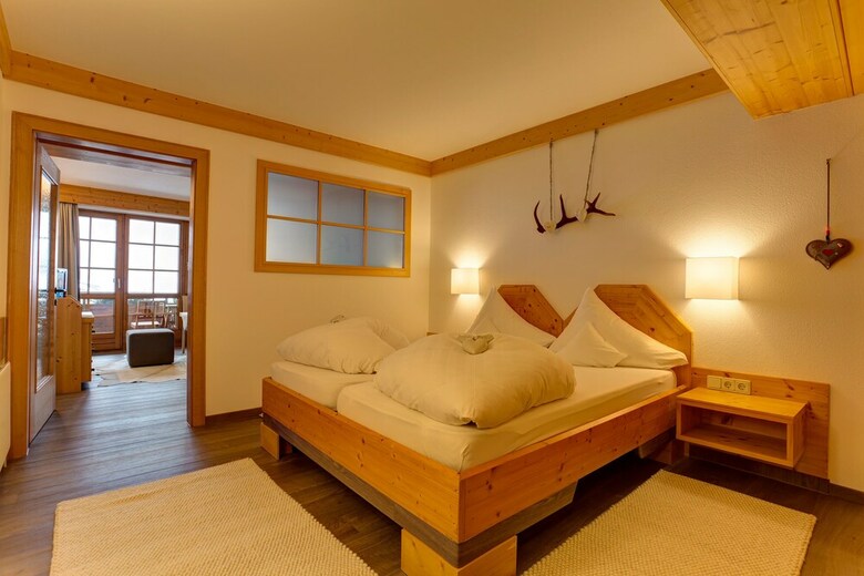 Hotel Am Dorfplatz Suites - Adults Only