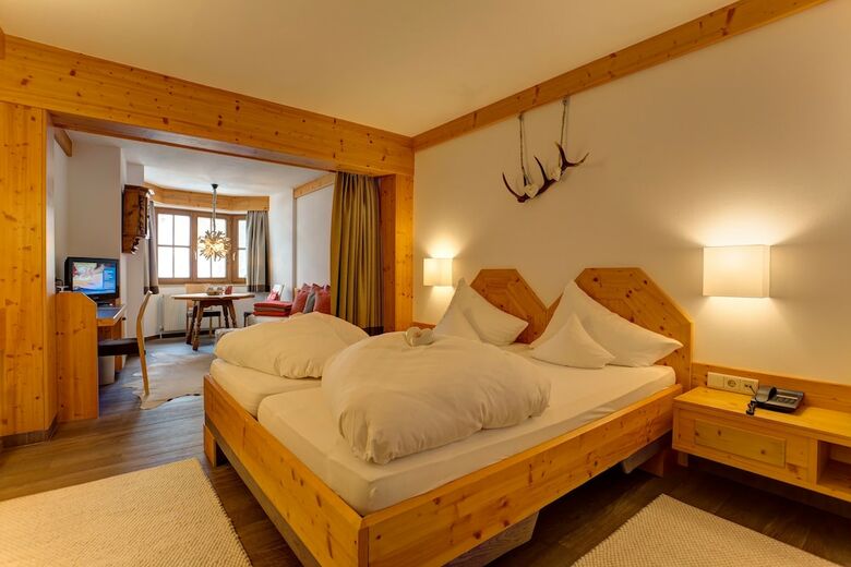 Hotel Am Dorfplatz Suites - Adults Only