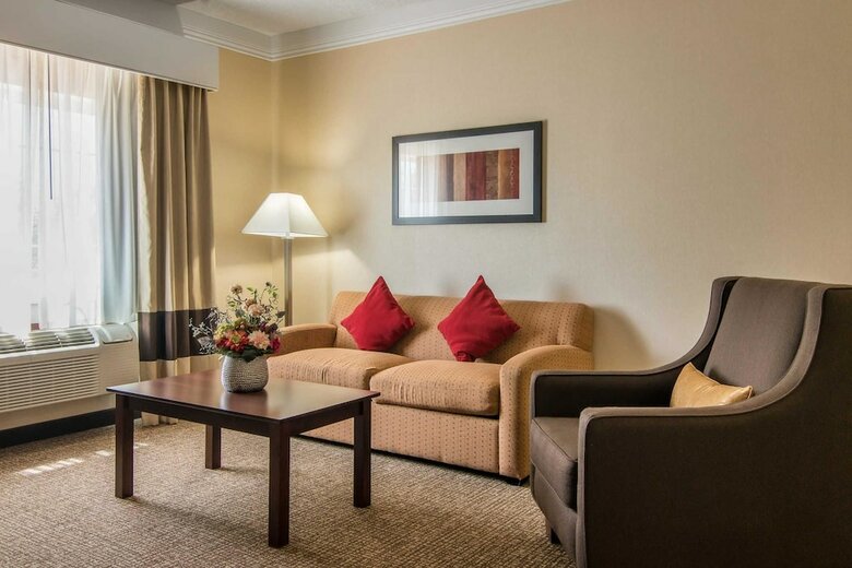 Hotel Comfort Suites Linn County