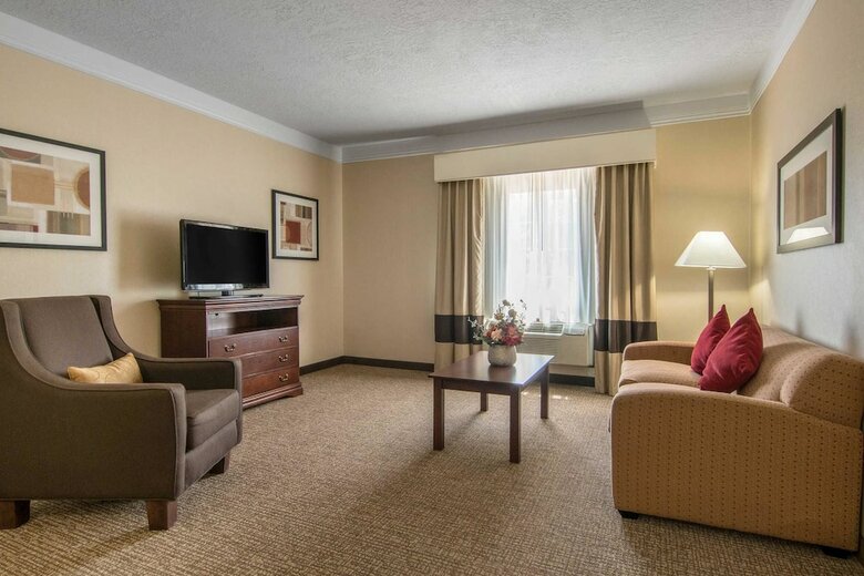 Hotel Comfort Suites Linn County