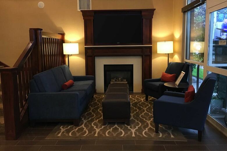 Hotel Comfort Suites Linn County