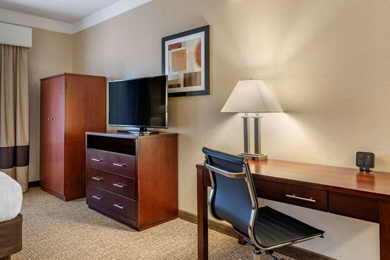 Hotel Comfort Suites Linn County